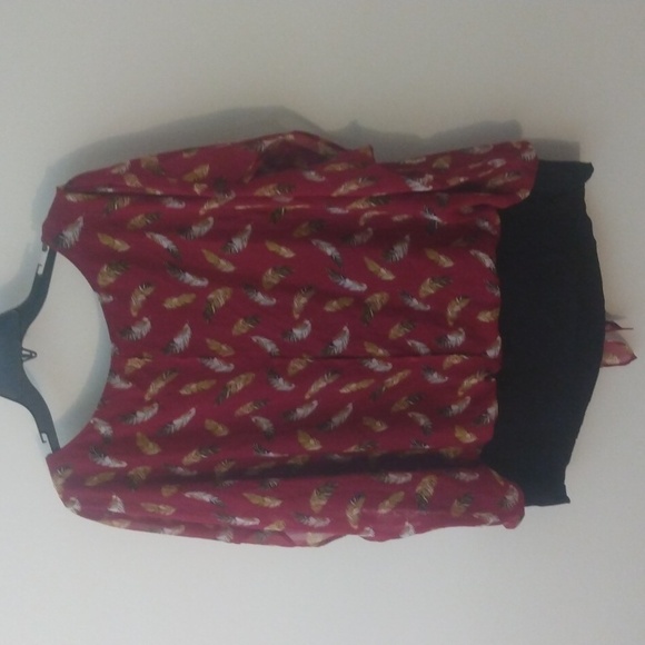 ALYX maroon top. Has black, yellow and white feather design. - Picture 4 of 4